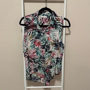Women’s Tropical Sleeveless Button-Up Blouse